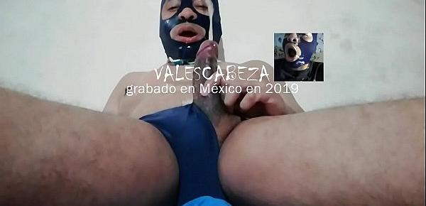 ValesCabeza309 GOLDEN Shower 1 PIG VIDEO(SPEEDO fetishist)